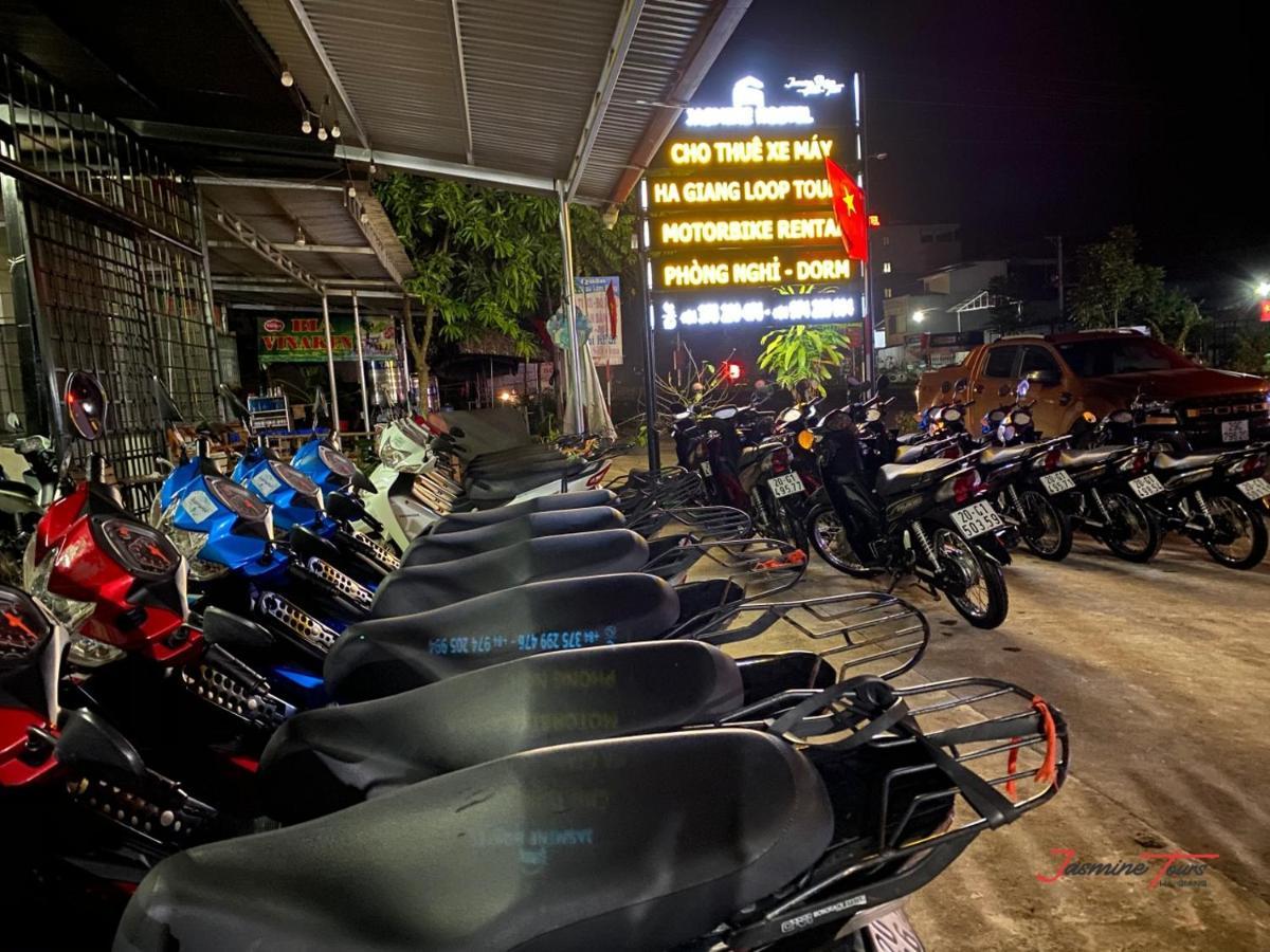 Jasmine Hostel And Motorbike Tours Ha Giang Esterno foto